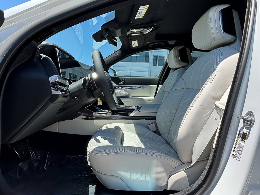 New 2026 BMW 740i w/ Executive Package RWD image 9