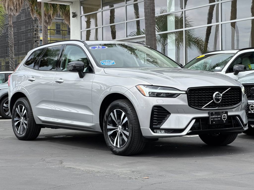 Certified 2025 Volvo XC60 B5 Core image 7