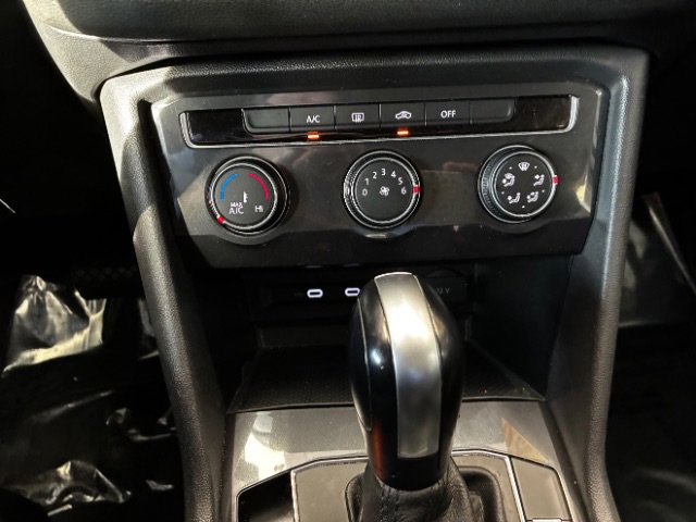 Used 2020 Volkswagen Tiguan S image 25