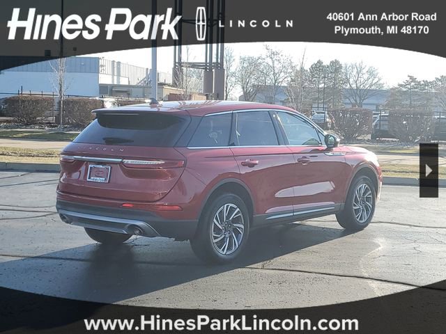 Used 2023 Lincoln Corsair AWD image 4