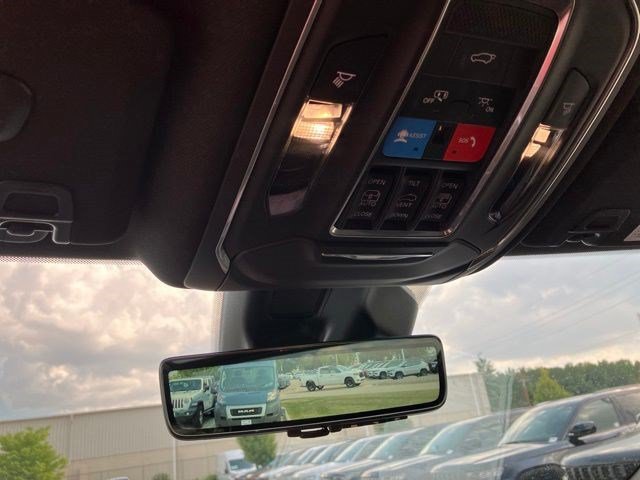 New 2026 Jeep Grand Cherokee Limited w/ Luxury Tech Group II AWD/4WD image 22