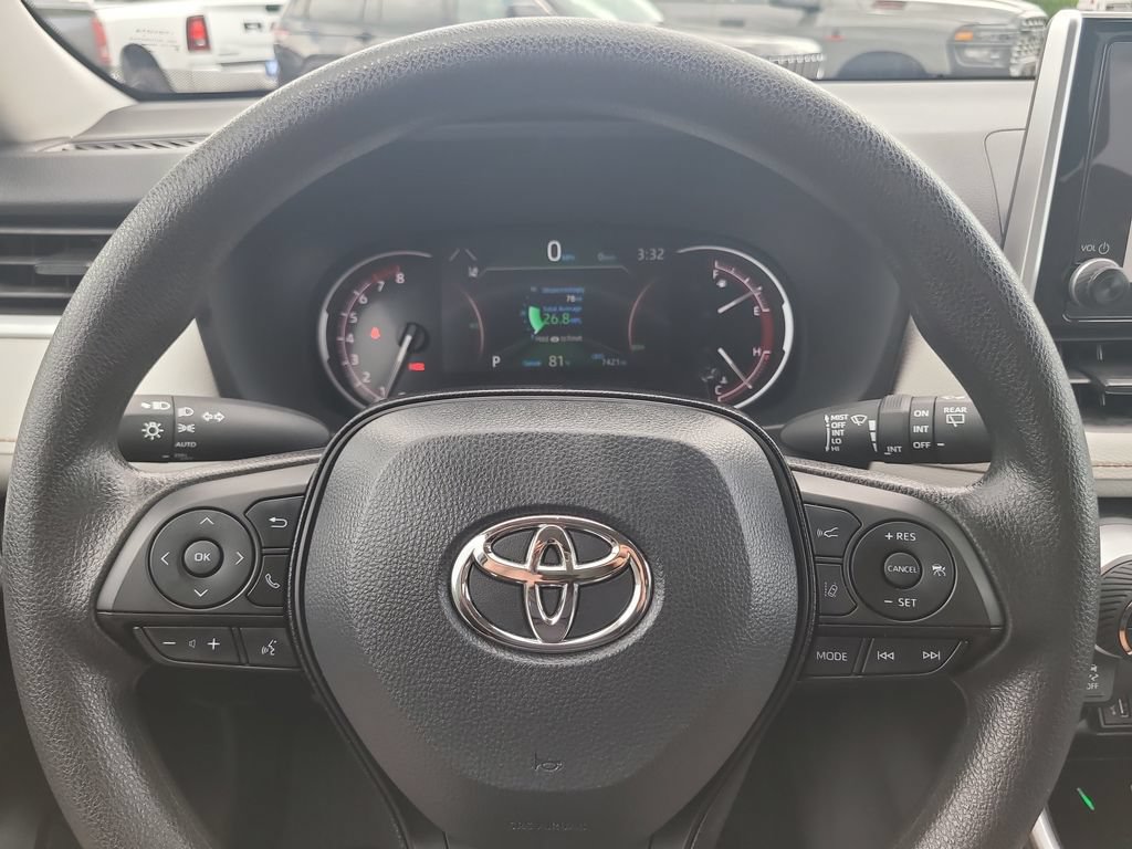 Used 2025 Toyota RAV4 XLE w/ Convenience Package FWD image 30