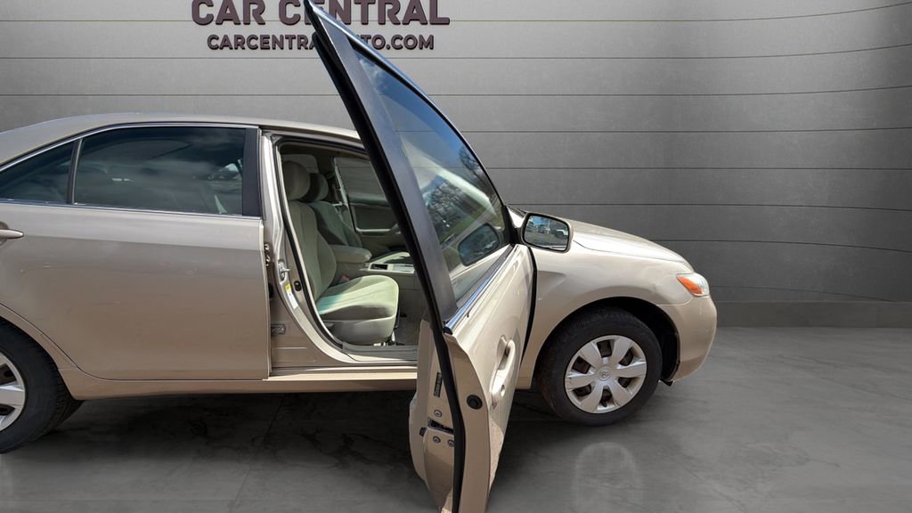 Used 2009 Toyota Camry CE FWD image 13