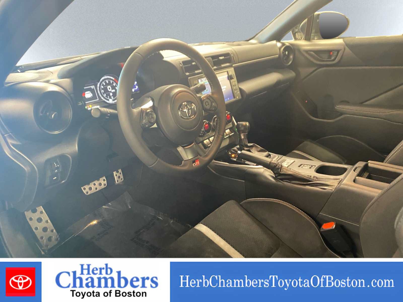 Used 2024 Toyota GR86 Premium RWD image 13