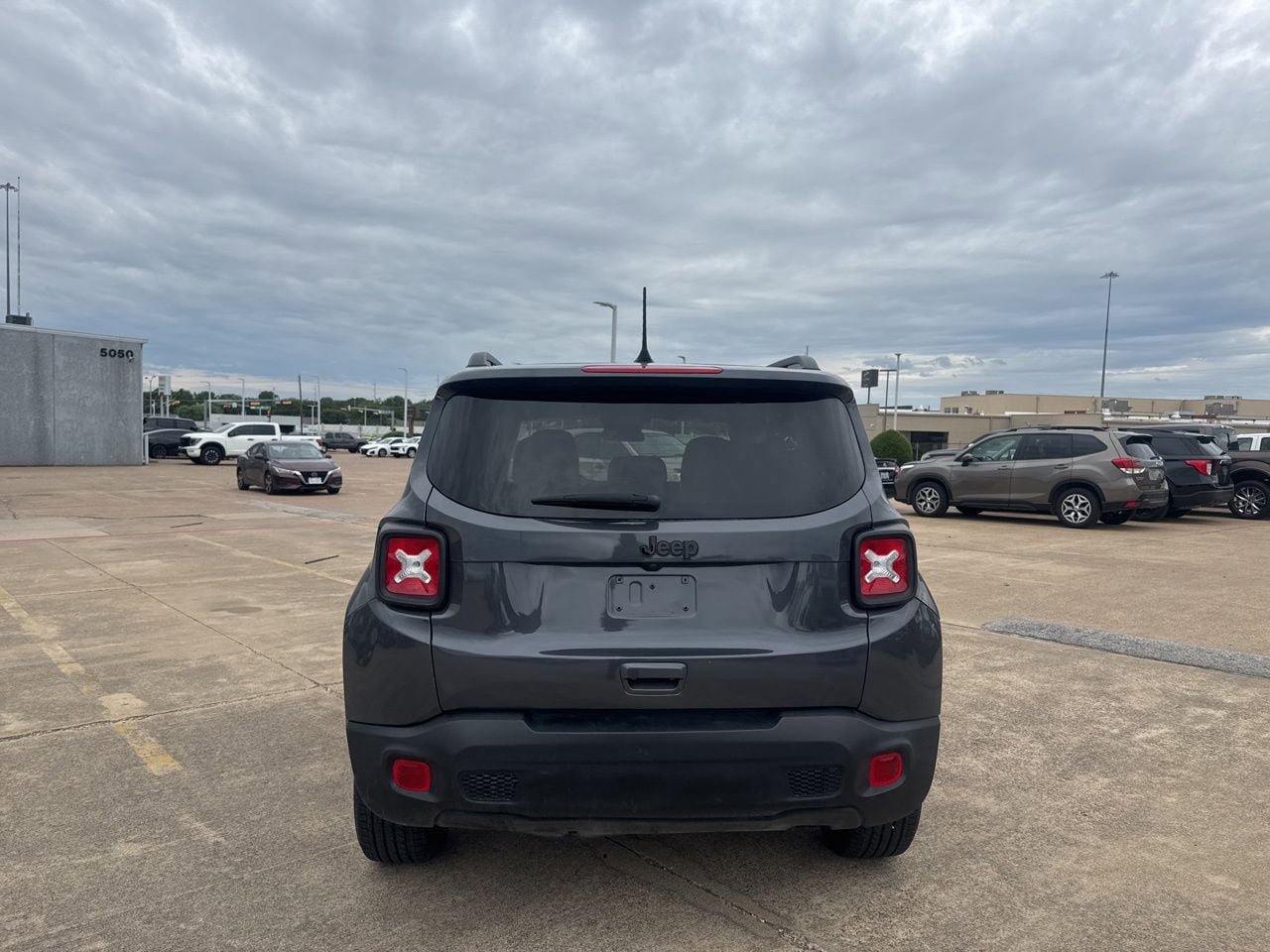 Used 2023 Jeep Renegade Altitude AWD/4WD image 16