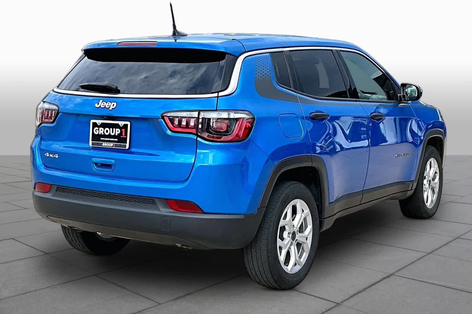 Used 2025 Jeep Compass Sport w/ Mopar Graphics Package AWD/4WD image 14