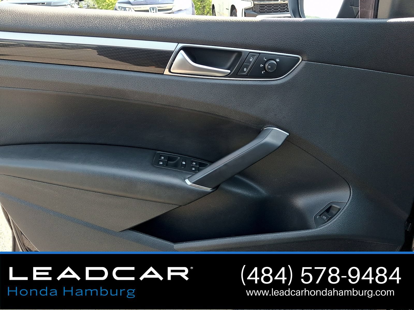 Used 2018 Volkswagen Passat 3.6 FWD image 13