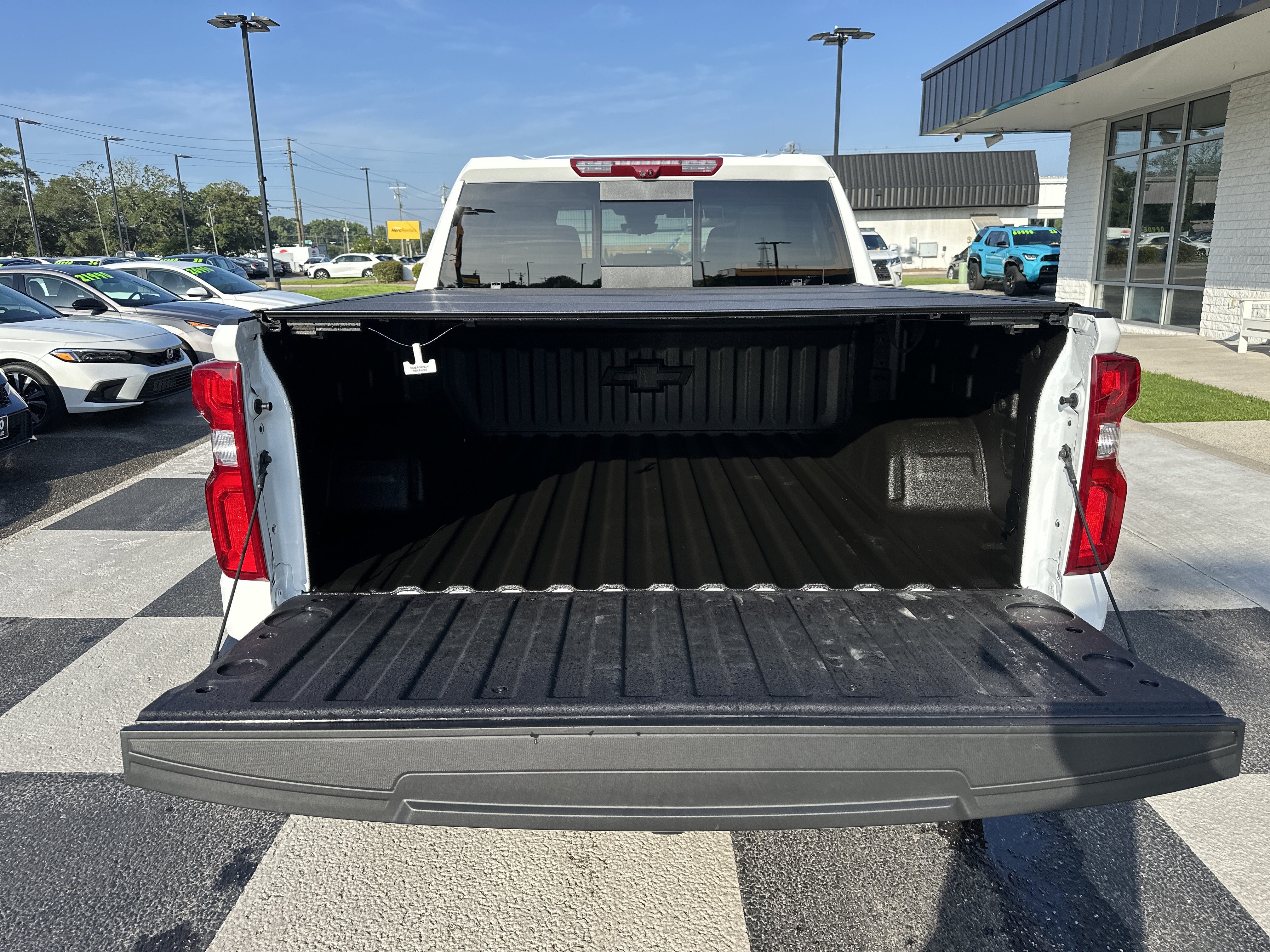 Used 2026 Chevrolet Silverado 1500 LTZ w/ LTZ Premium Package AWD/4WD image 5