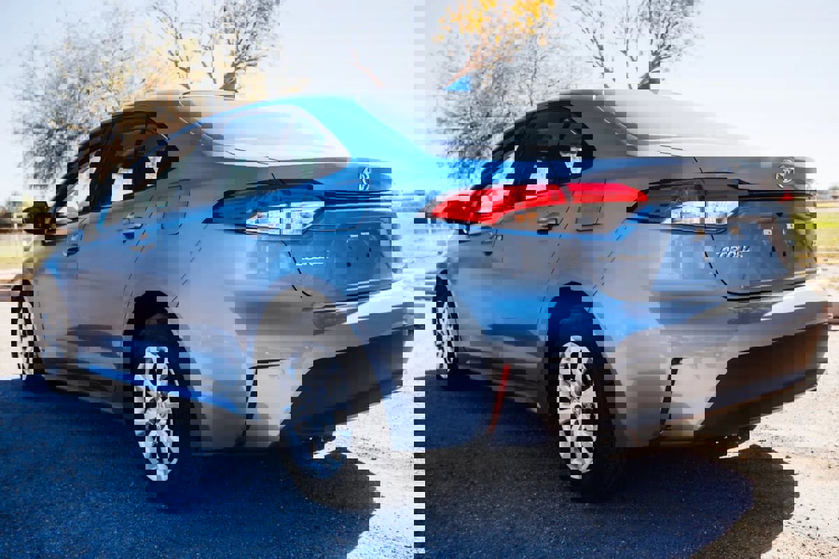 Used 2023 Toyota Corolla LE image 8