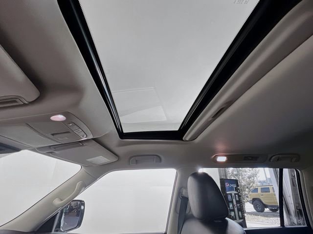 Used 2022 Nissan Armada SL image 22