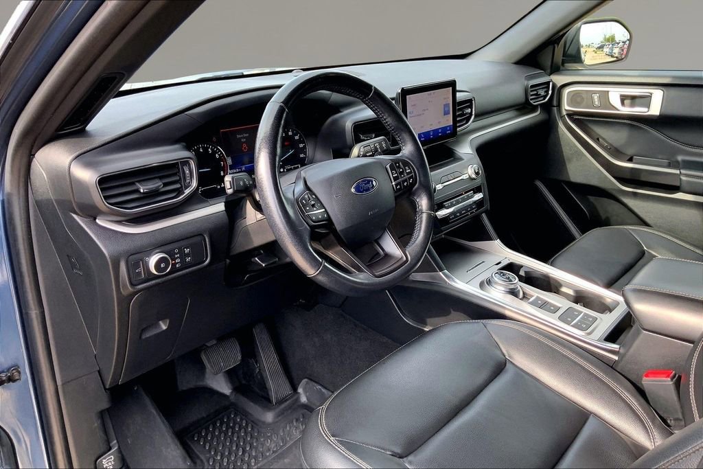 Used 2020 Ford Explorer XLT w/ Equipment Group 202A image 13