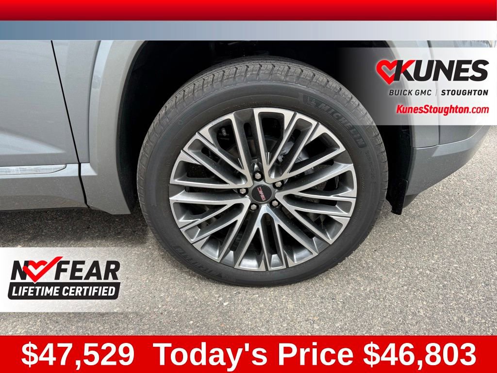 New 2026 GMC Terrain Denali w/ LPO, Black Badging Package AWD/4WD image 16