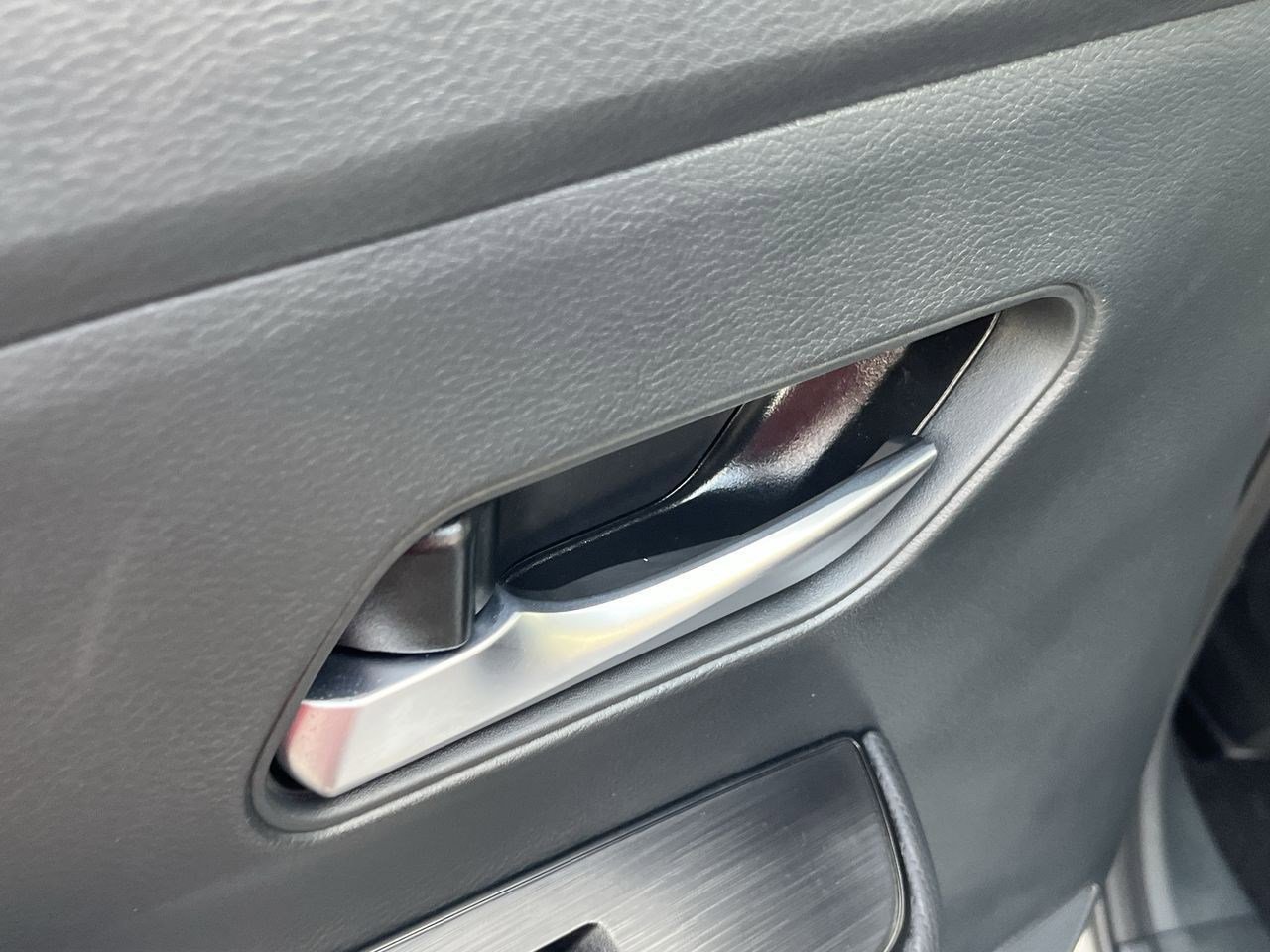 New 2025 Nissan Kicks SR FWD image 27