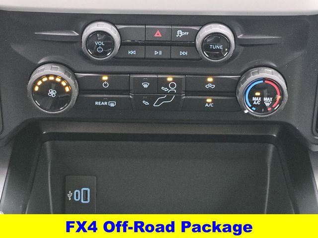 New 2026 Ford F250 XLT w/ FX4 Off-Road Package image 14