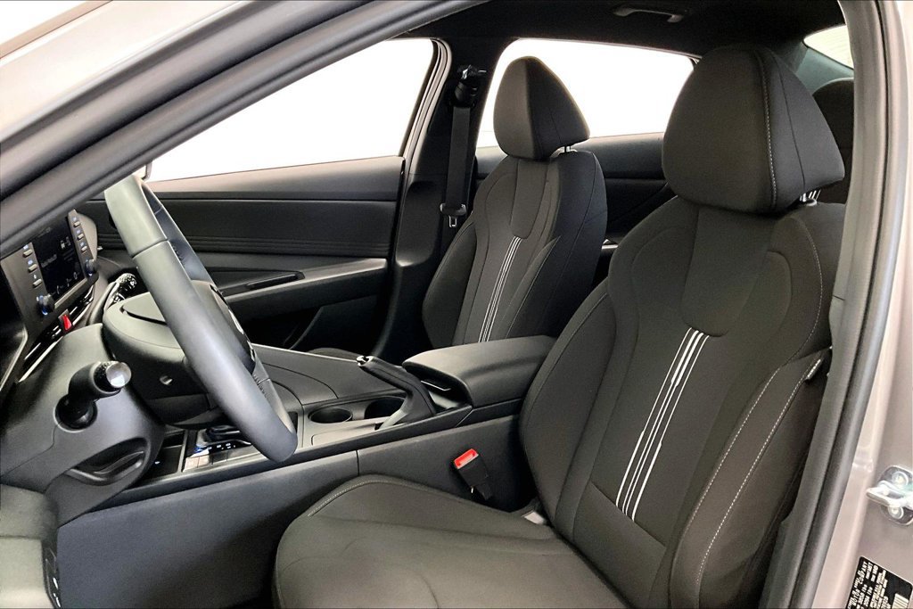 Certified 2025 Hyundai Elantra Sport FWD image 26