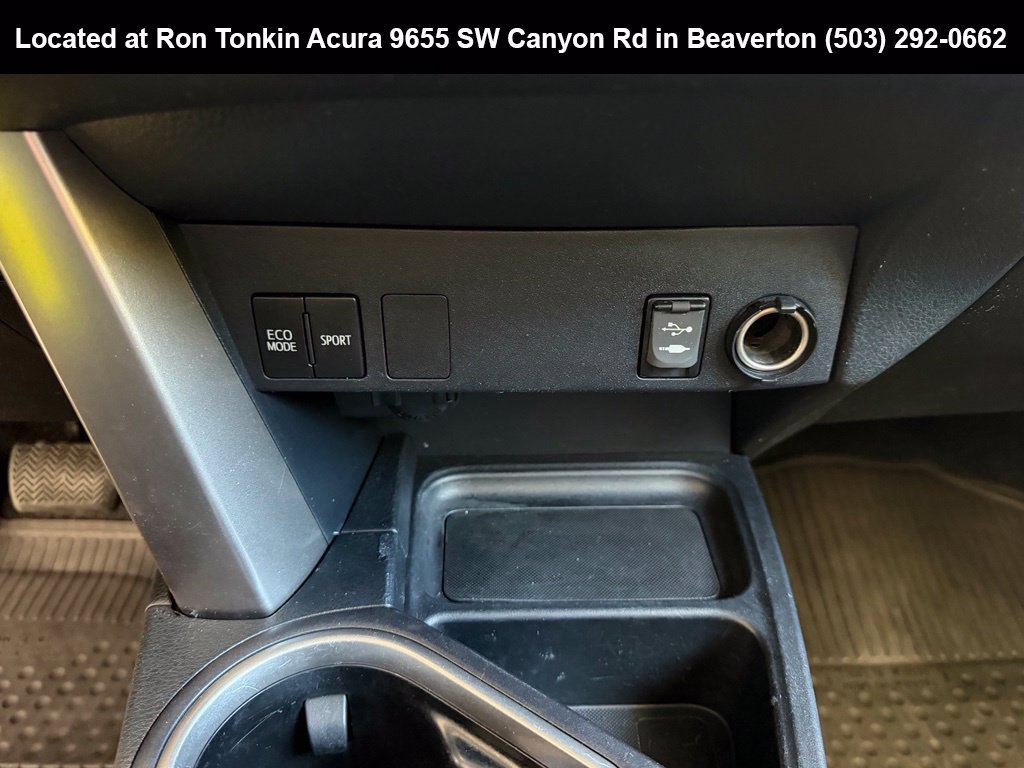 Used 2018 Toyota RAV4 LE w/ All Weather Liner Package AWD/4WD image 22
