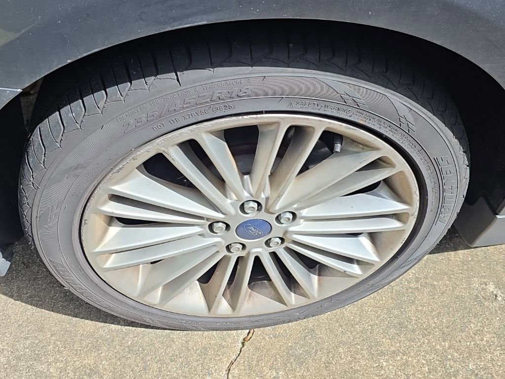 Used 2016 Ford Fusion SE w/ Equipment Group 202A image 6