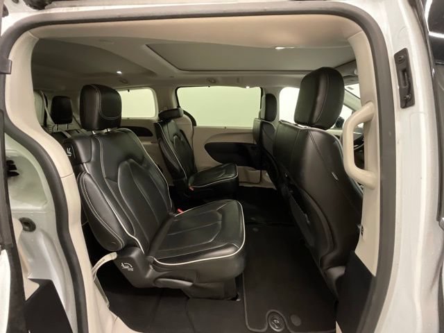 Used 2023 Chrysler Pacifica Limited FWD image 24