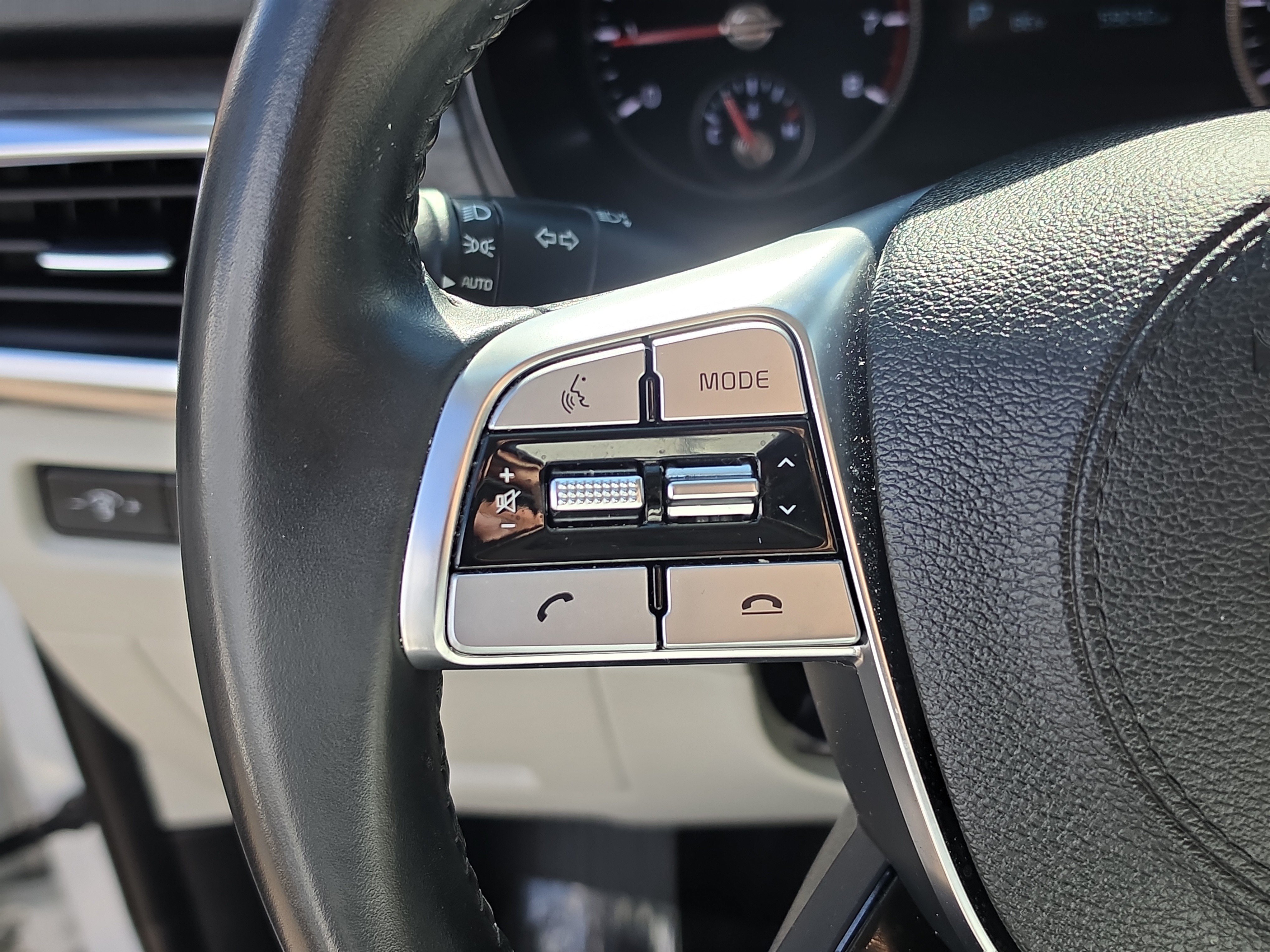 Certified 2021 Kia Telluride EX w/ EX Premium Package FWD image 32