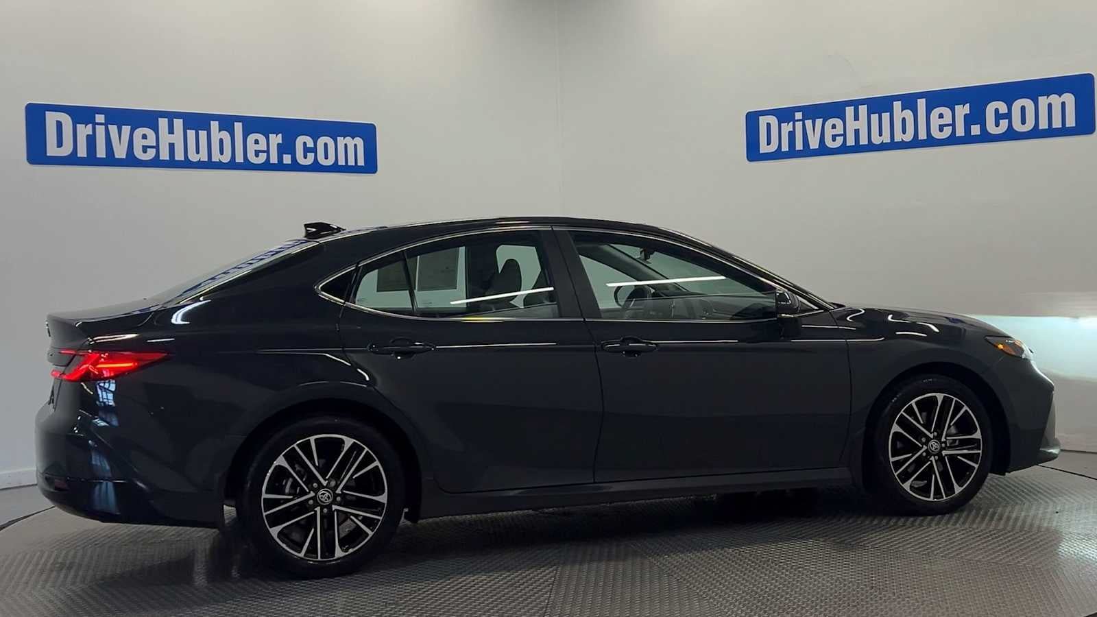 Used 2025 Toyota Camry XLE w/ Premium Plus Package AWD/4WD image 8