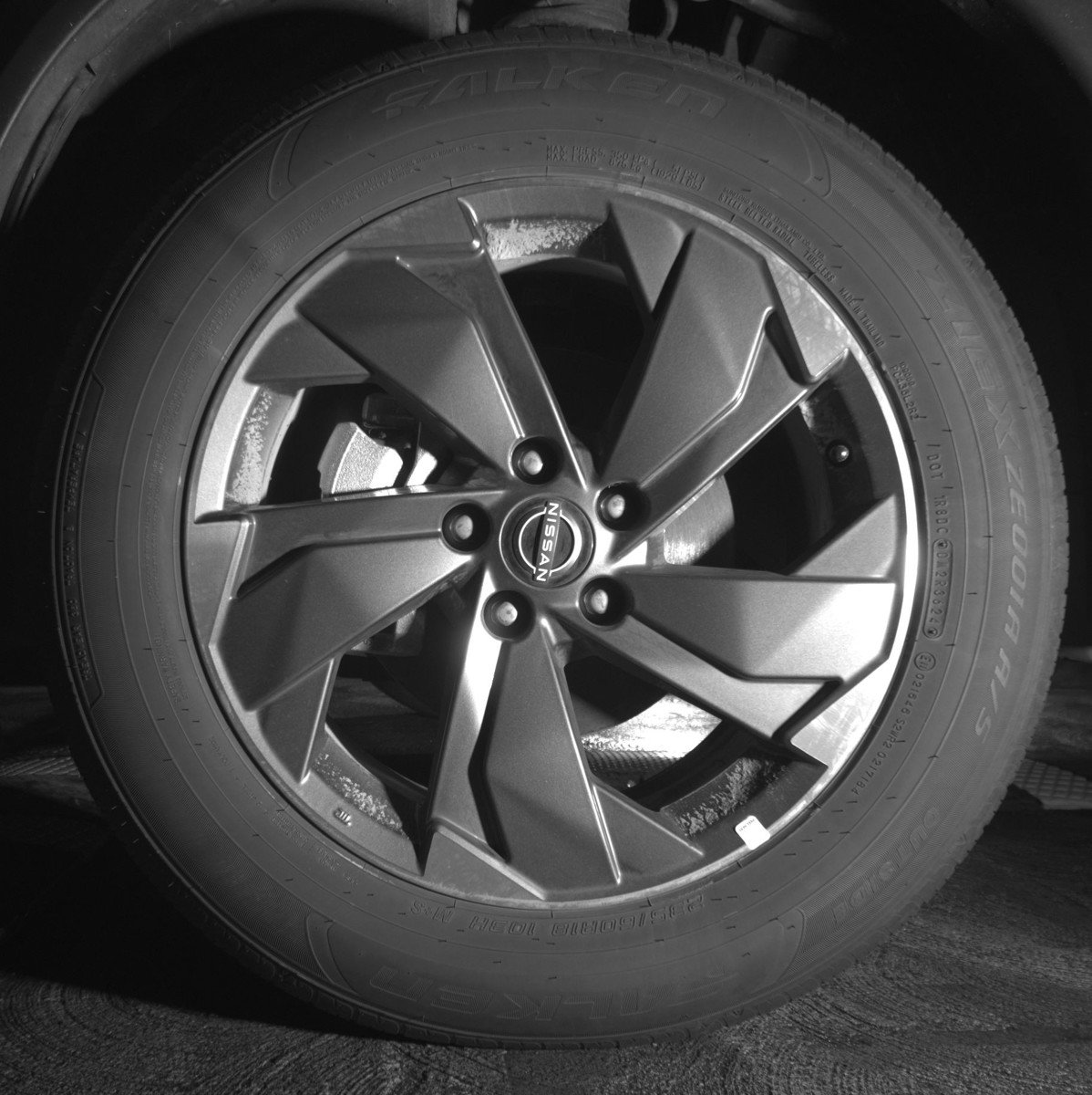 Used 2025 Nissan Rogue SV image 12