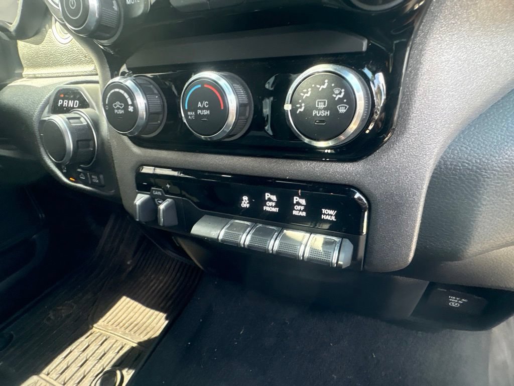 Used 2026 RAM 1500 Warlock AWD/4WD image 11