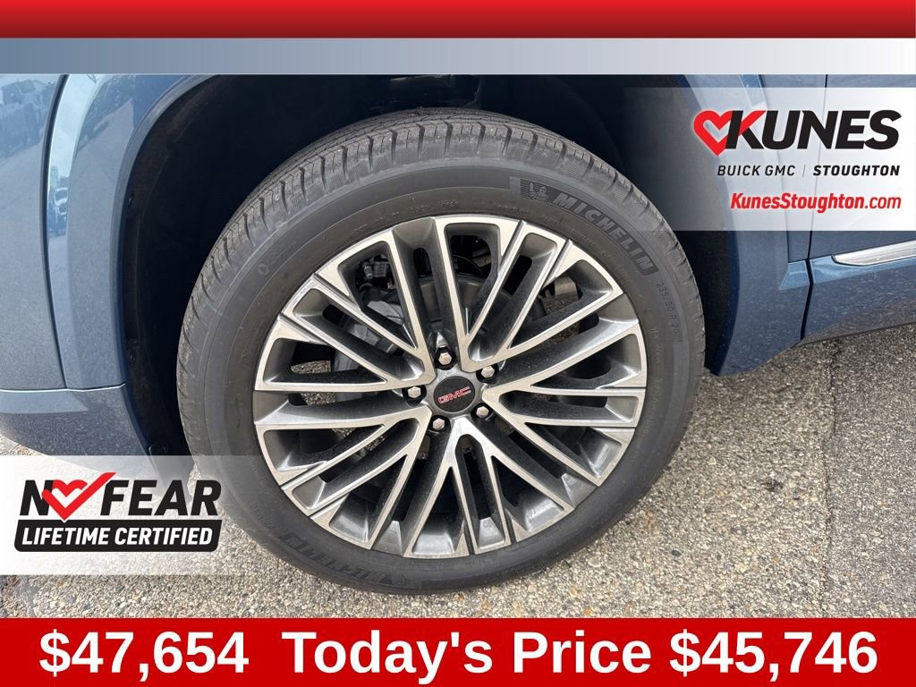 New 2026 GMC Terrain Denali w/ LPO, Black Badging Package AWD/4WD image 17
