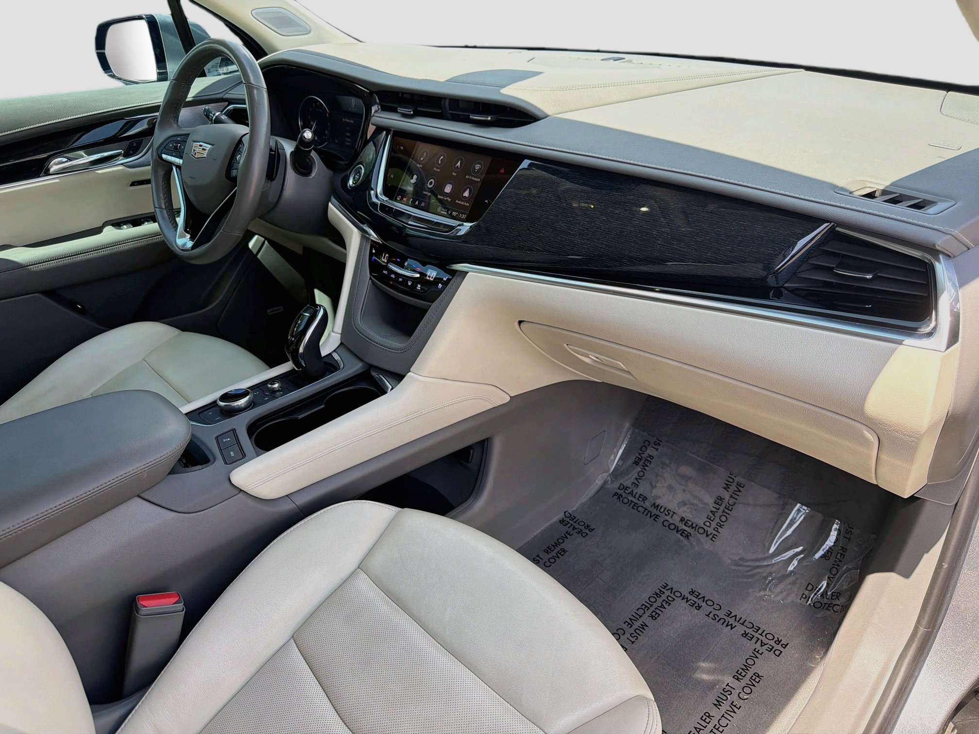 Certified 2024 Cadillac XT6 Premium Luxury w/ LPO, Floor Liner Package FWD image 32