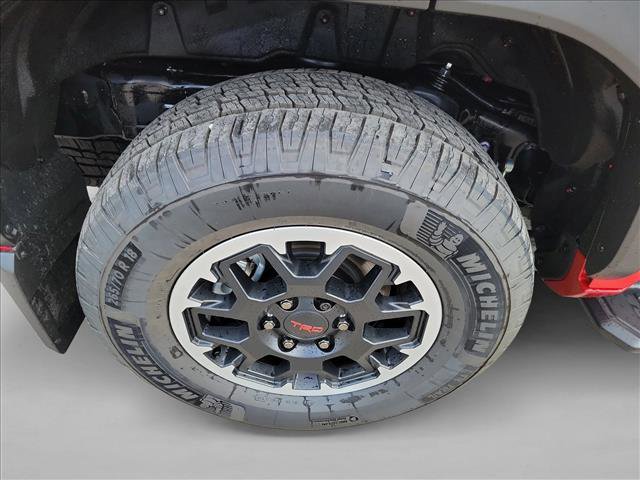 Used 2025 Toyota 4Runner TRD Off-Road image 11