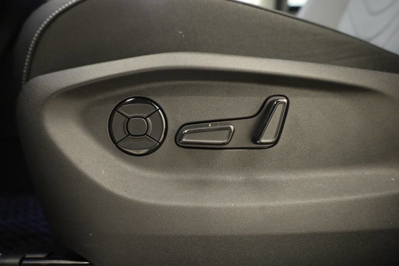 New 2026 Volkswagen Tiguan SE AWD/4WD image 11