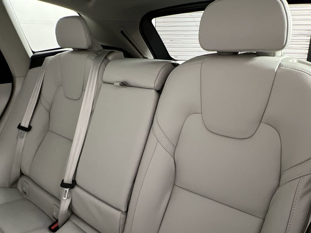 New 2026 Volvo XC60 T8 Ultra w/ Protection Package Premier image 20