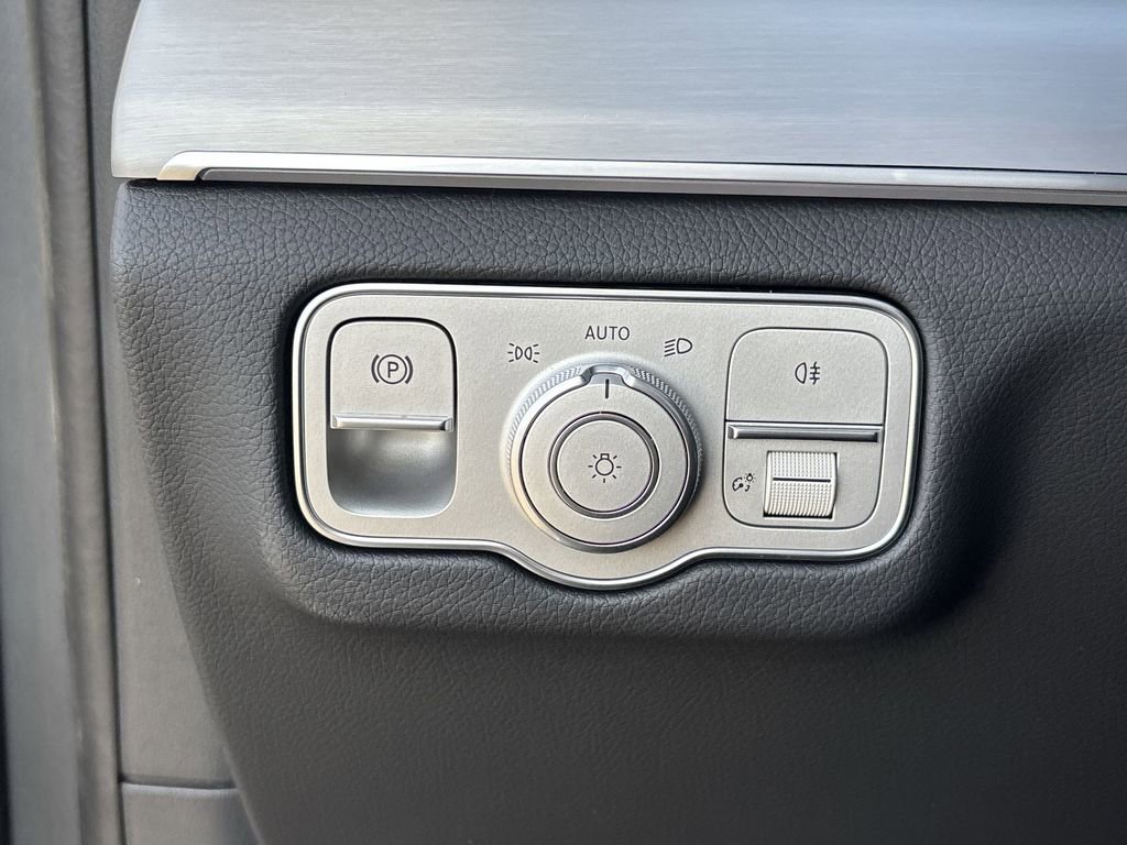 Used 2025 Mercedes-Benz GLE 350 4MATIC image 18