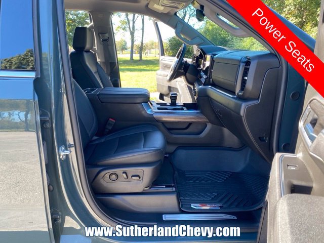 Used 2025 Chevrolet Silverado 1500 LTZ AWD/4WD image 20