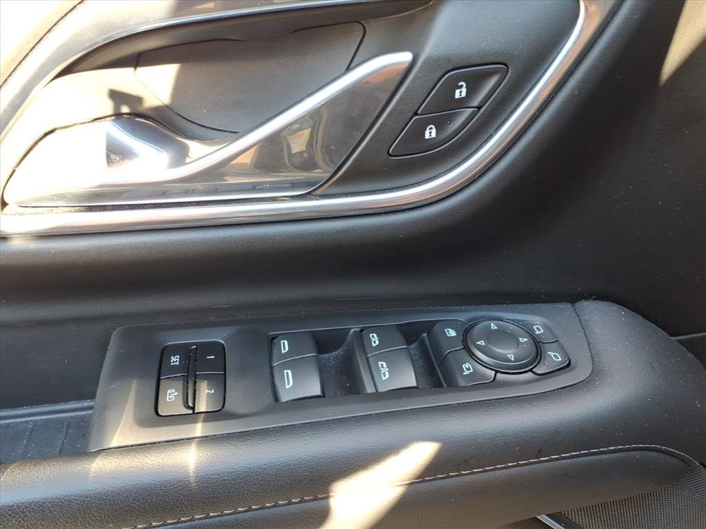 Used 2023 Chevrolet Suburban Z71 w/ Luxury Package image 14