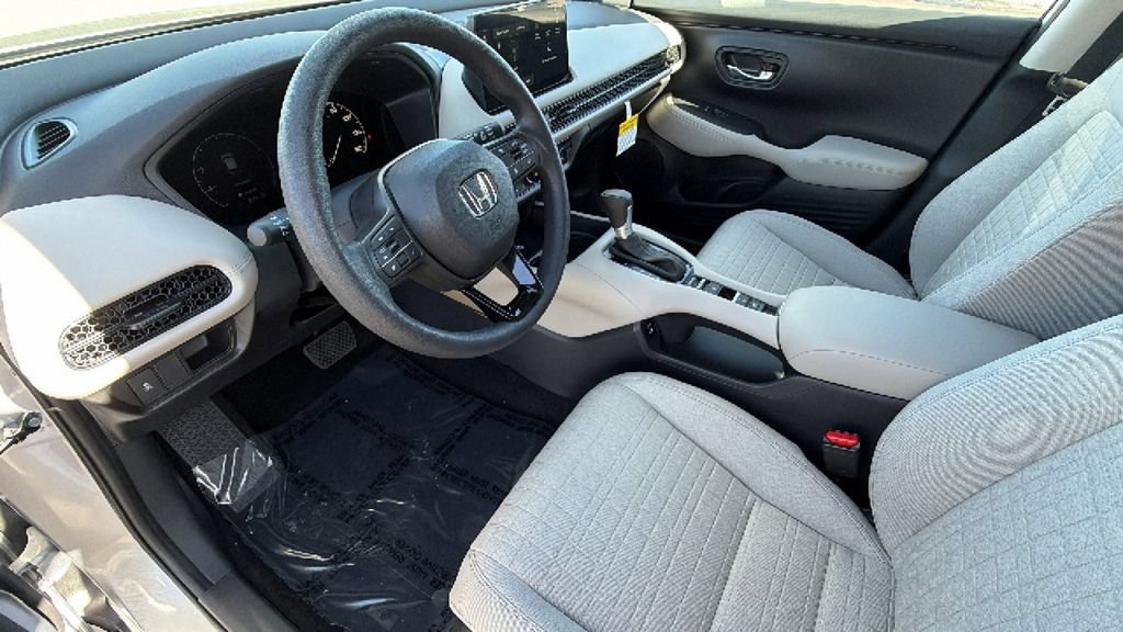 New 2027 Honda HR-V LX image 10