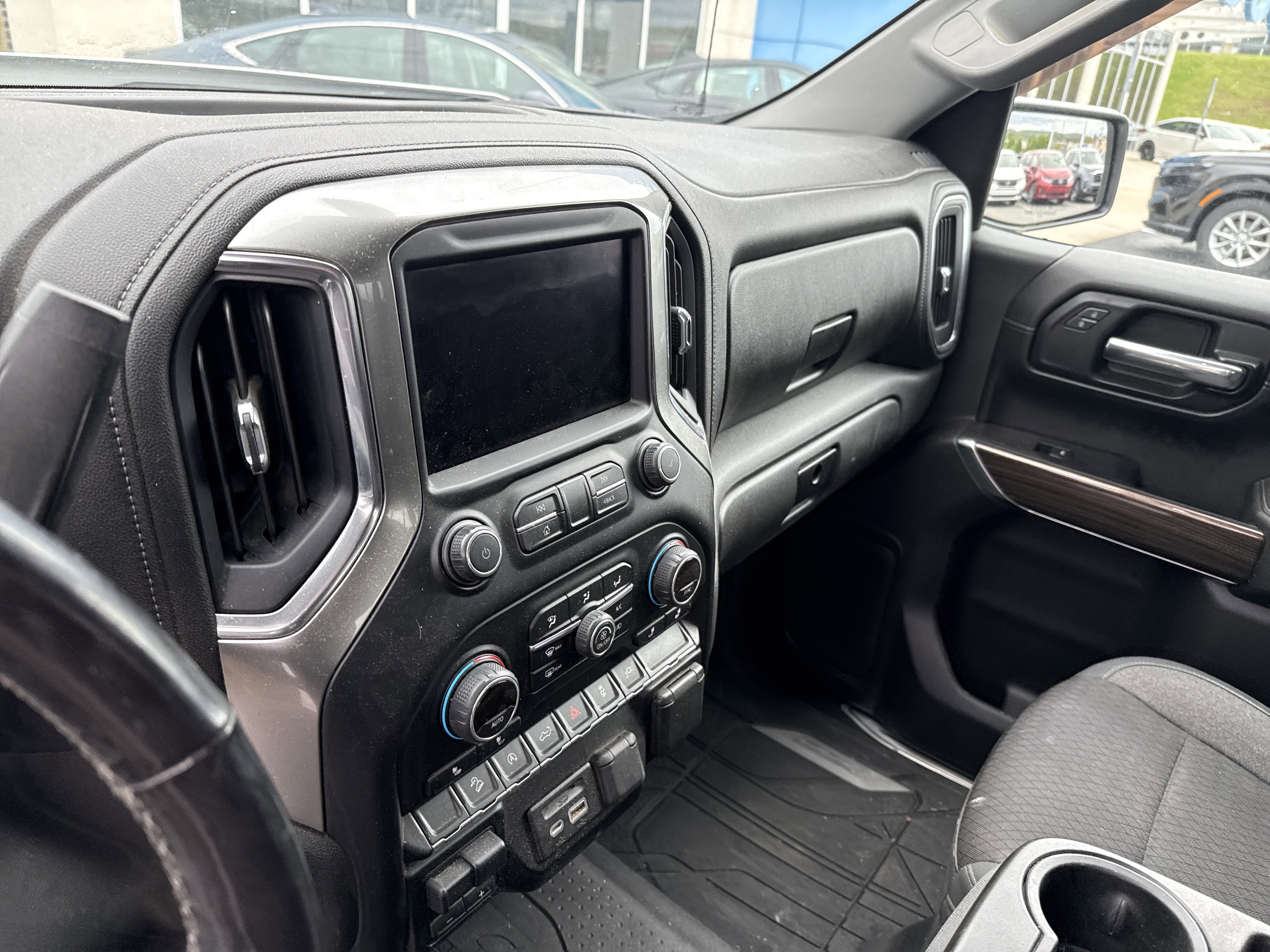 Used 2019 Chevrolet Silverado 1500 LT w/ All-Star Edition AWD/4WD image 10