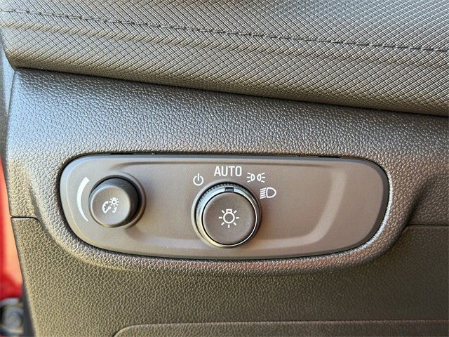 Used 2025 Chevrolet TrailBlazer LT w/ Driver Confidence Package image 18