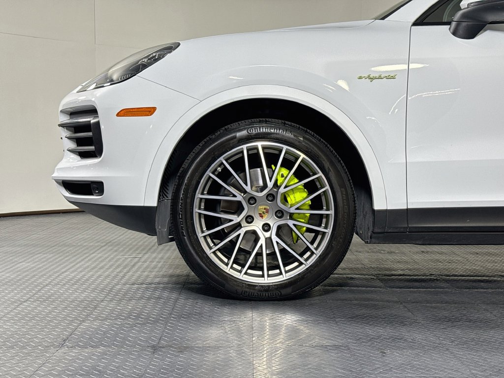 Certified 2023 Porsche Cayenne Platinum Edition AWD/4WD image 29