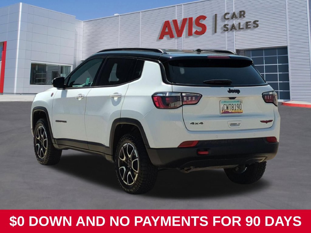 Used 2025 Jeep Compass Trailhawk AWD/4WD image 9