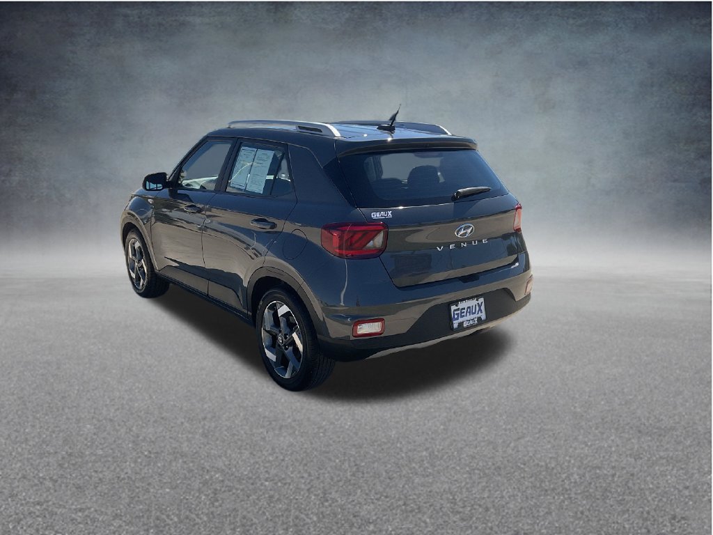 Used 2025 Hyundai Venue SEL FWD image 5