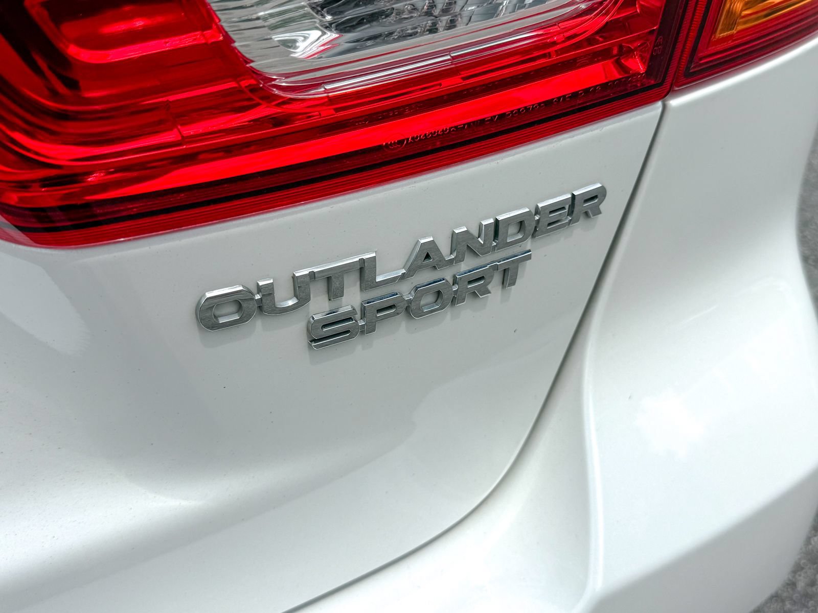 Used 2018 Mitsubishi Outlander Sport LE AWD/4WD image 6