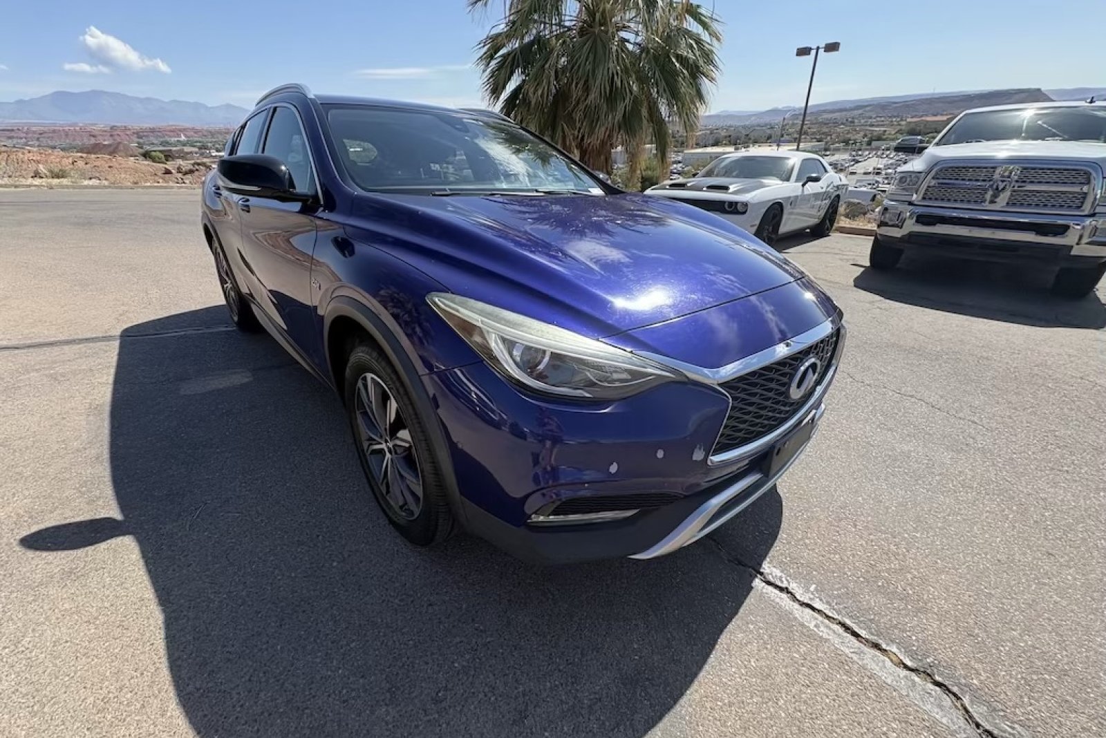 Used 2017 INFINITI QX30 Premium w/ Navigation Package AWD/4WD image 7