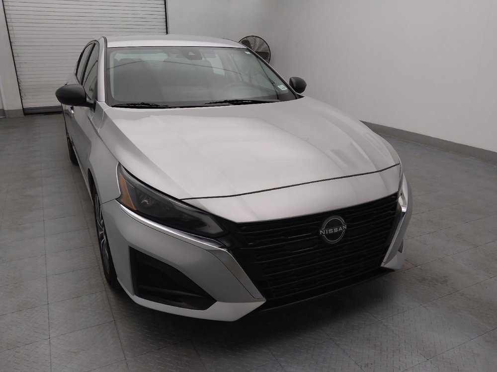 Used 2024 Nissan Altima 2.5 SV image 14