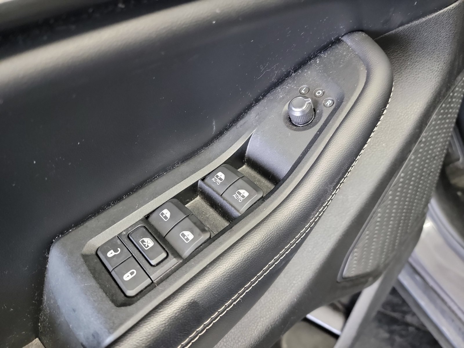 Used 2023 Jeep Grand Cherokee L Laredo AWD/4WD image 14