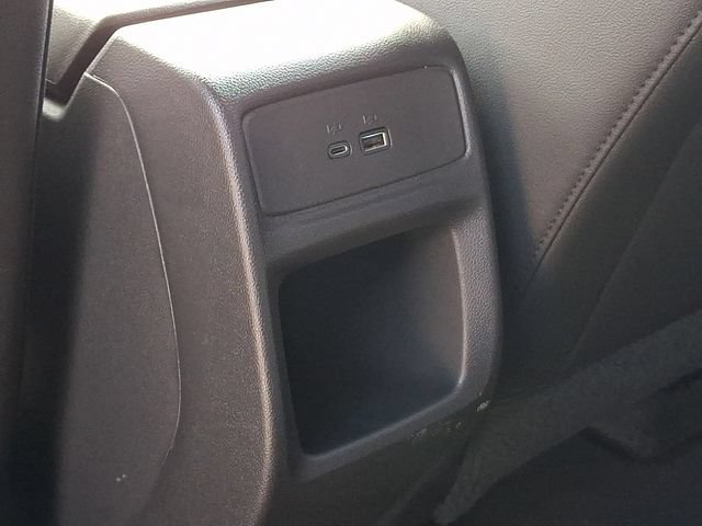Used 2025 Chevrolet Trax RS w/ Driver Confidence Package FWD image 22