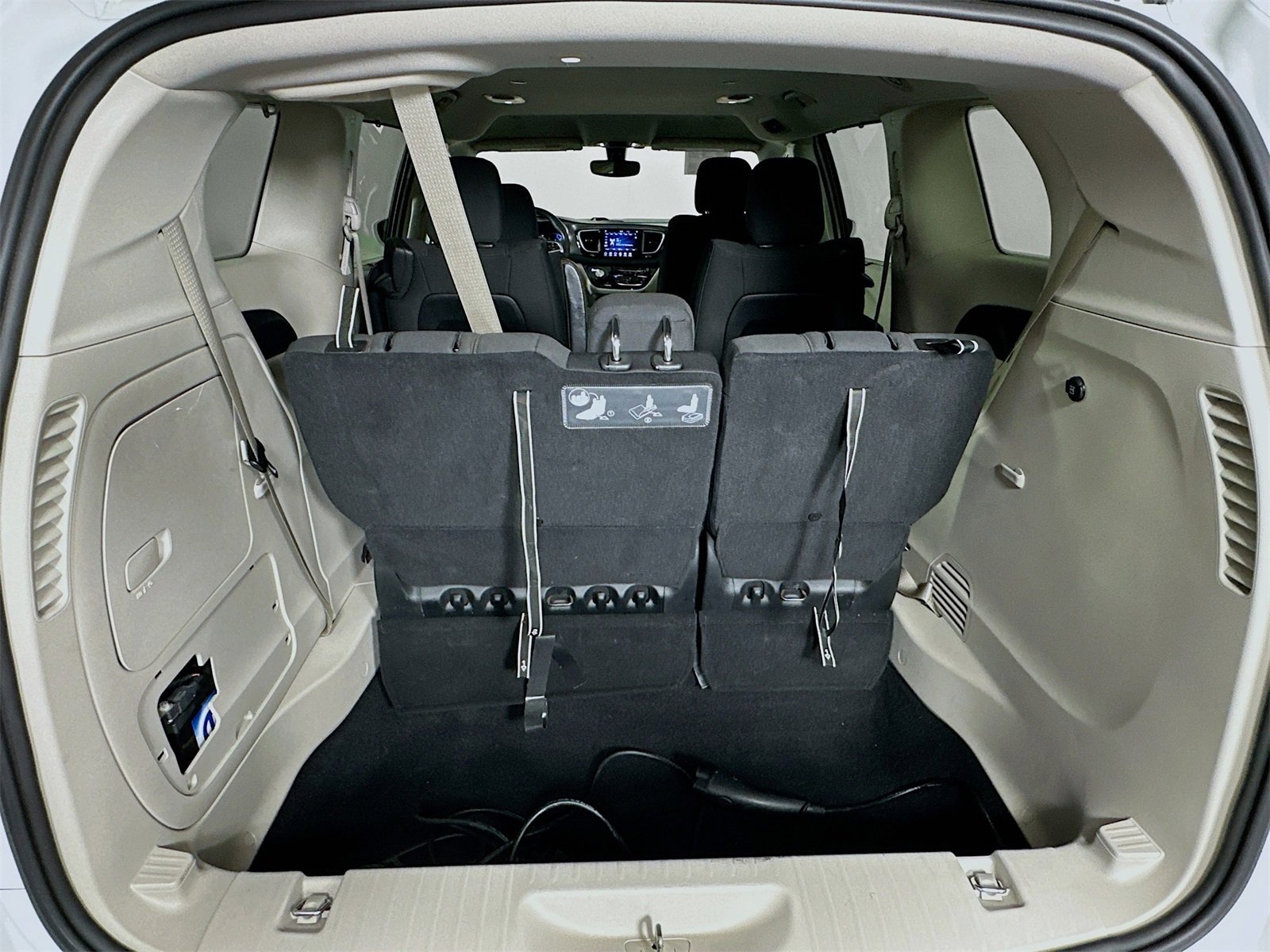 Used 2020 Chrysler Pacifica Touring image 24