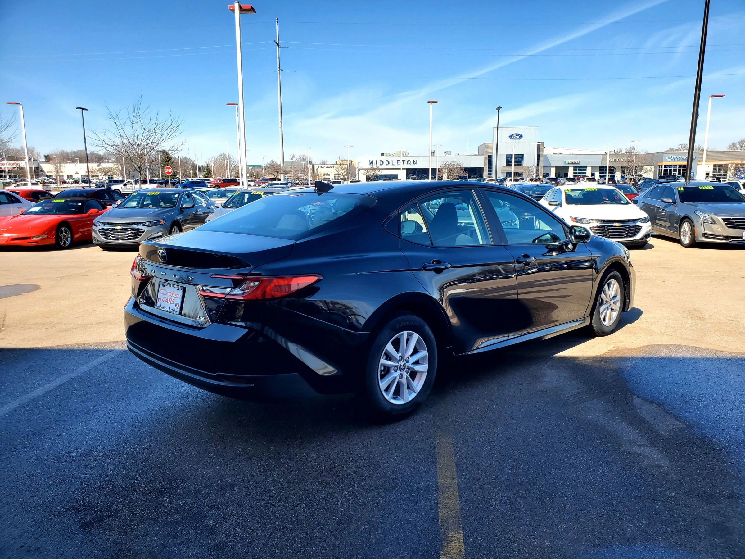 Used 2025 Toyota Camry LE FWD image 5