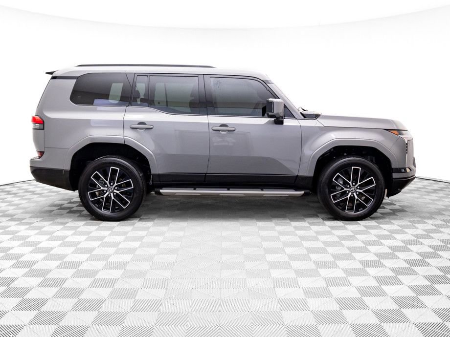 Used 2025 Lexus GX 550 w/ Cold Area Package image 7