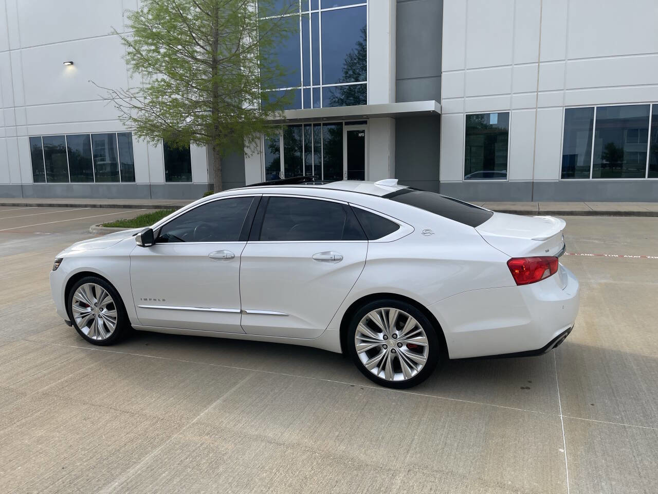 Used 2017 Chevrolet Impala Premier w/ Enhanced Convenience Package image 29
