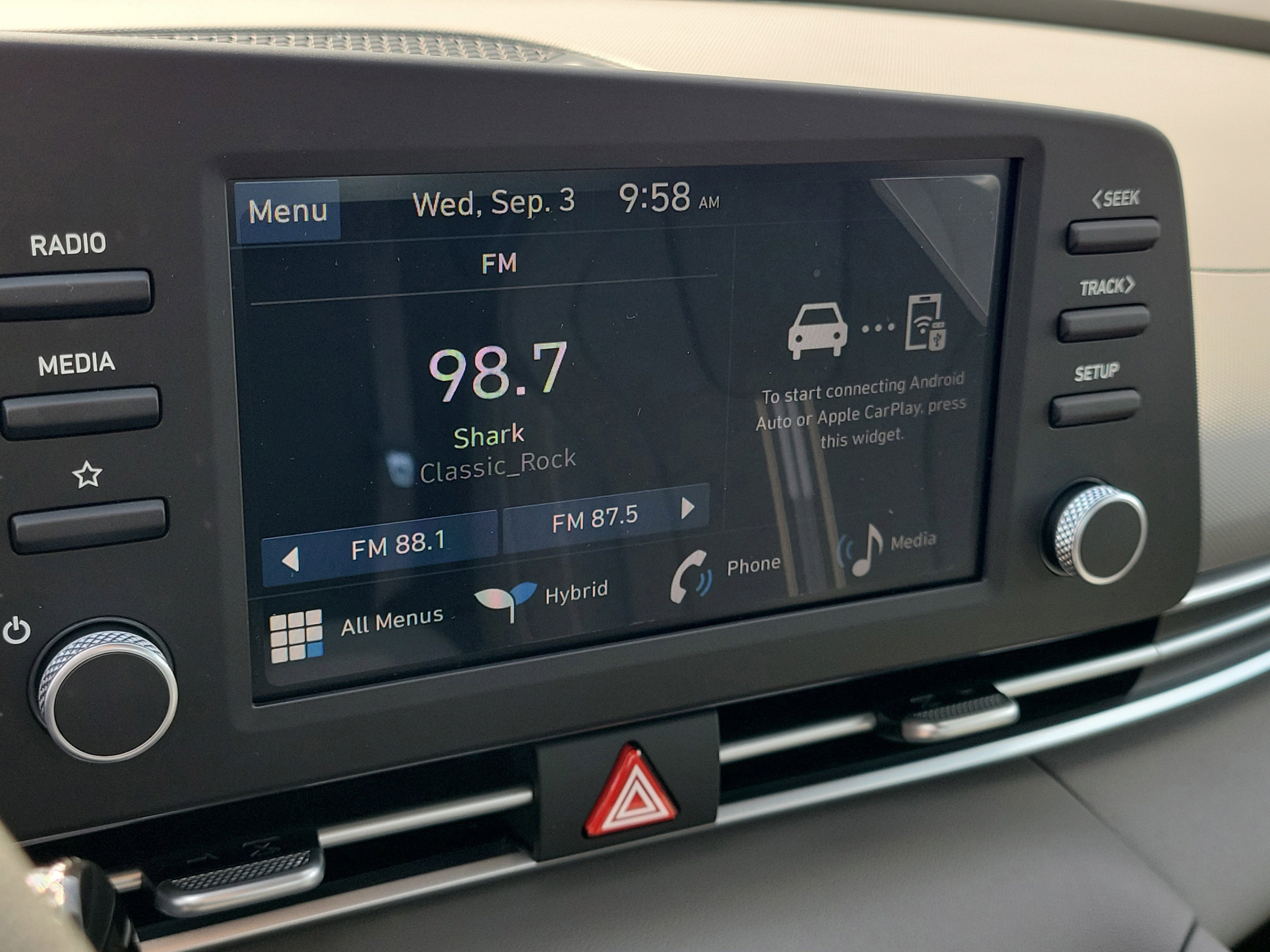 New 2025 Hyundai Elantra Hybrid w/ Cargo Package FWD image 11